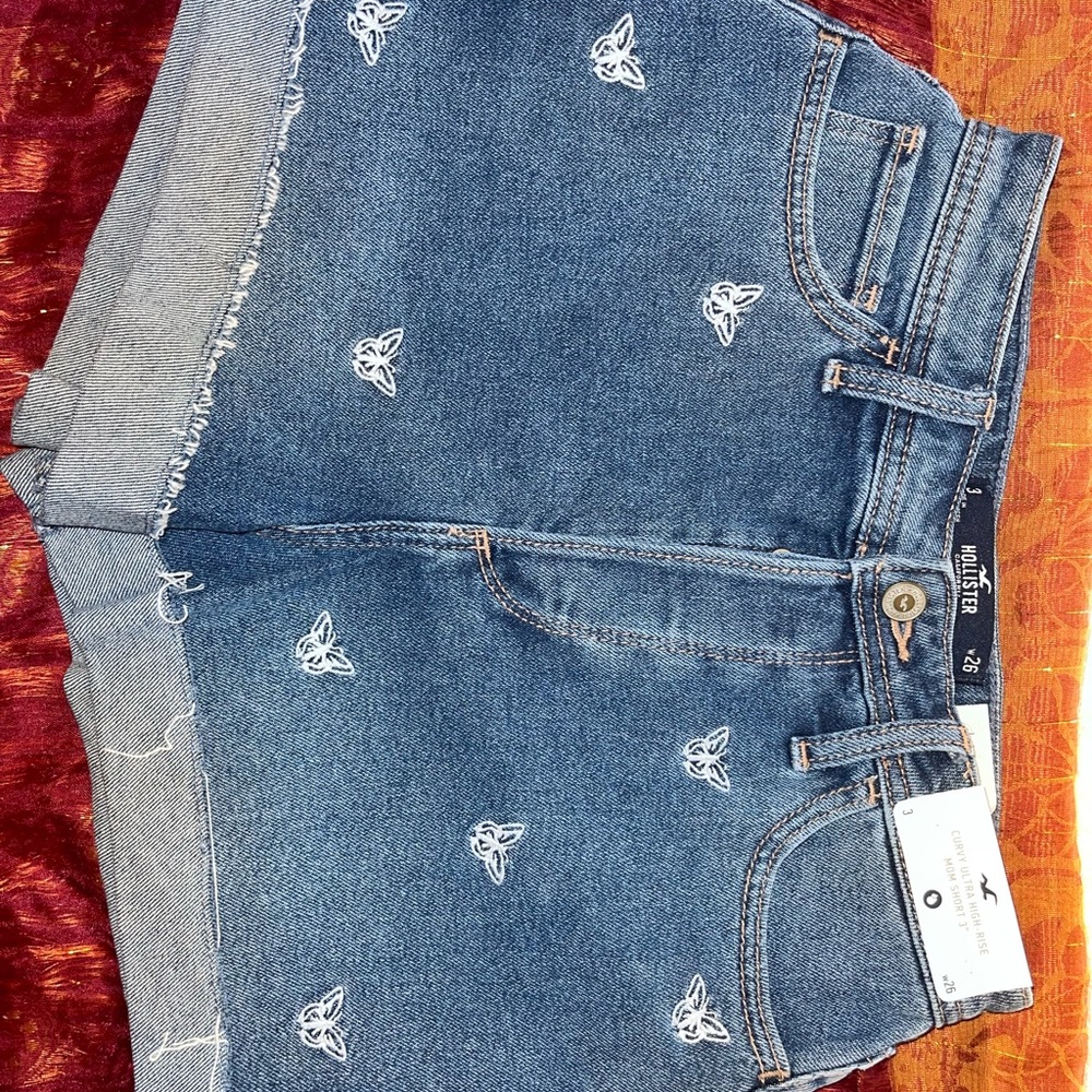 Hollister High-Rise Mom Shorts